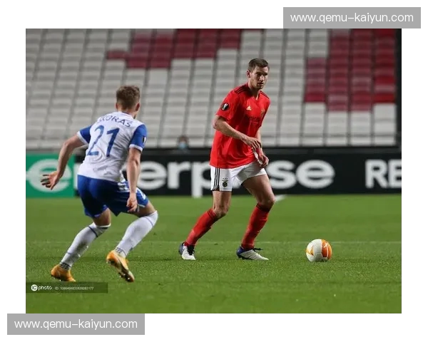 绿茵版图的冰与火之歌：当波兹南莱赫的铁血意志邂逅本菲卡的华丽航海术